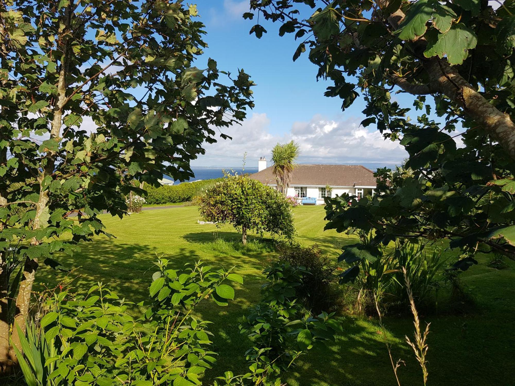 Sunrise View Bed & Breakfast Castlemagee ภายนอก รูปภาพ